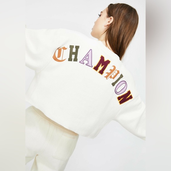 NWT Champion Reverse Weave Old English Script Cropped Sweatshirt XL - Picture 2 of 5